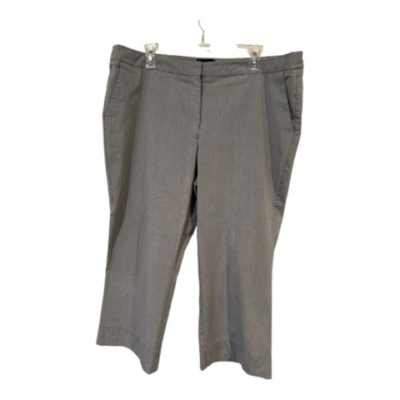 New York & Company Light Gray capris. Size 18. - Picture 2 of 6